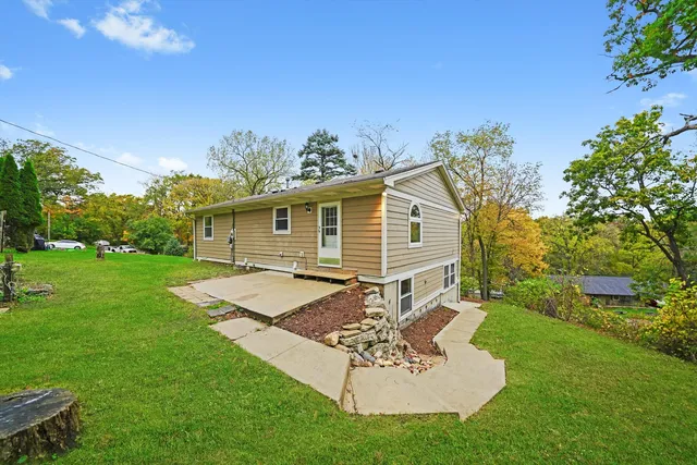 $309,000 | 171 Lake Shore Drive, Carpentersville, IL 60110