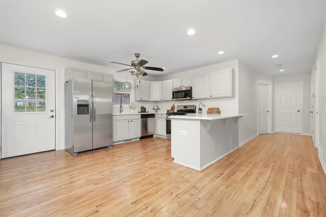 $309,000 | 171 Lake Shore Drive, Carpentersville, IL 60110