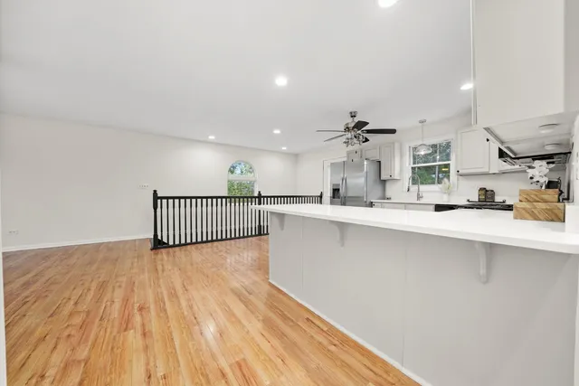 $309,000 | 171 Lake Shore Drive, Carpentersville, IL 60110