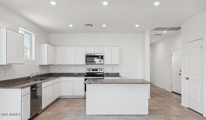 8535 West Clemente Way Florence, AZ 85132 - Photo 5 of 36 03_Kitchen