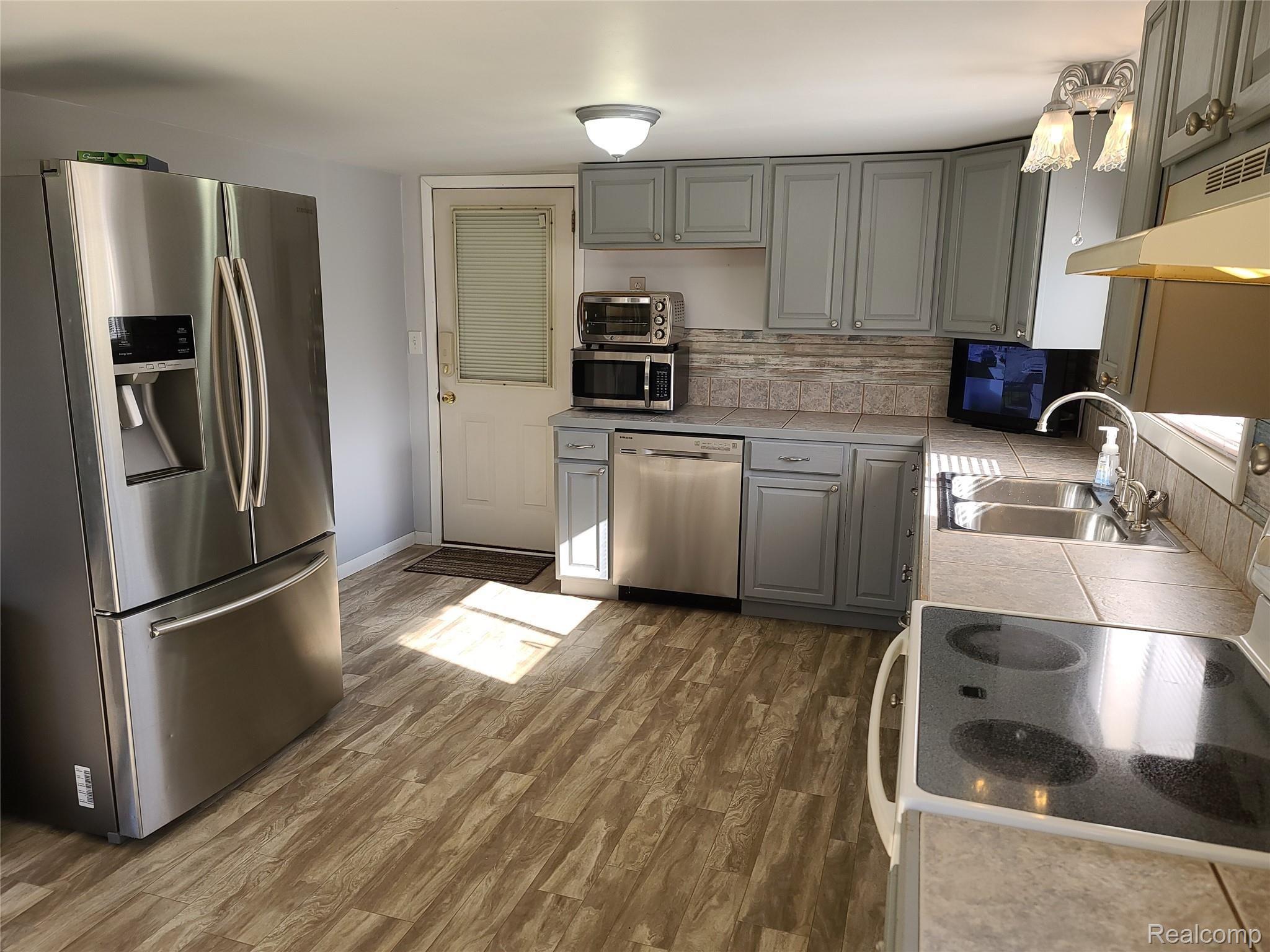 4747 Bancroft Road Durand, MI 48429 - Photo 7 of 26 kitchen 1.jpg
