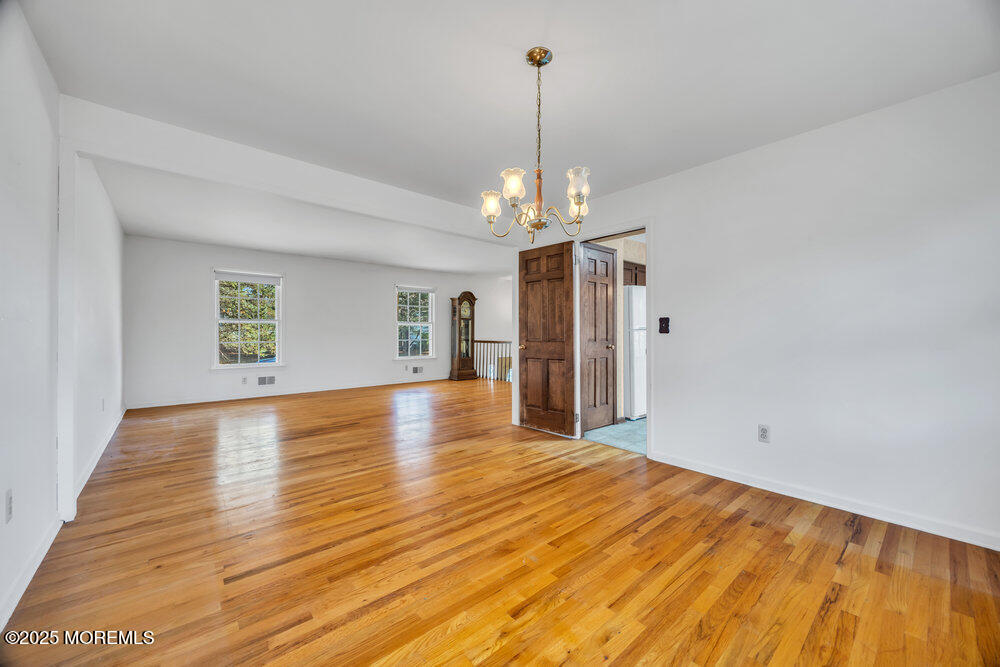 185 Ballantine Road Middletown, NJ 07748 - Photo 13 of 39 015_2m1a7180_139