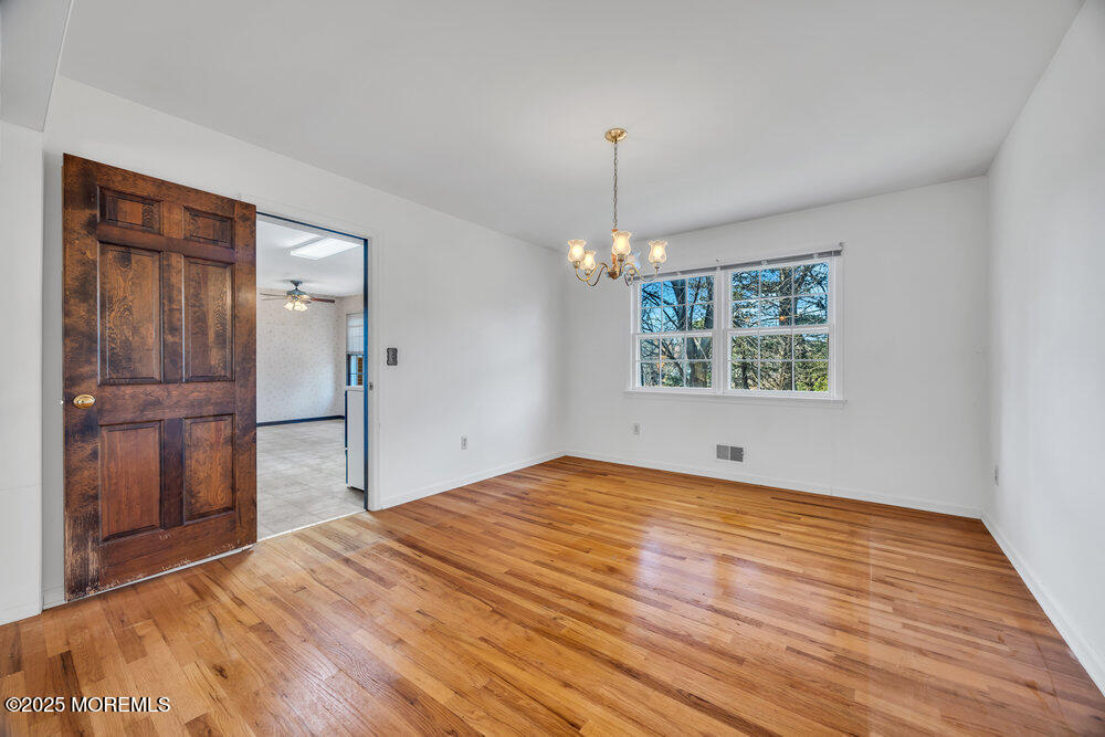 185 Ballantine Road Middletown, NJ 07748 - Photo 3 of 39 014_2m1a7175_645