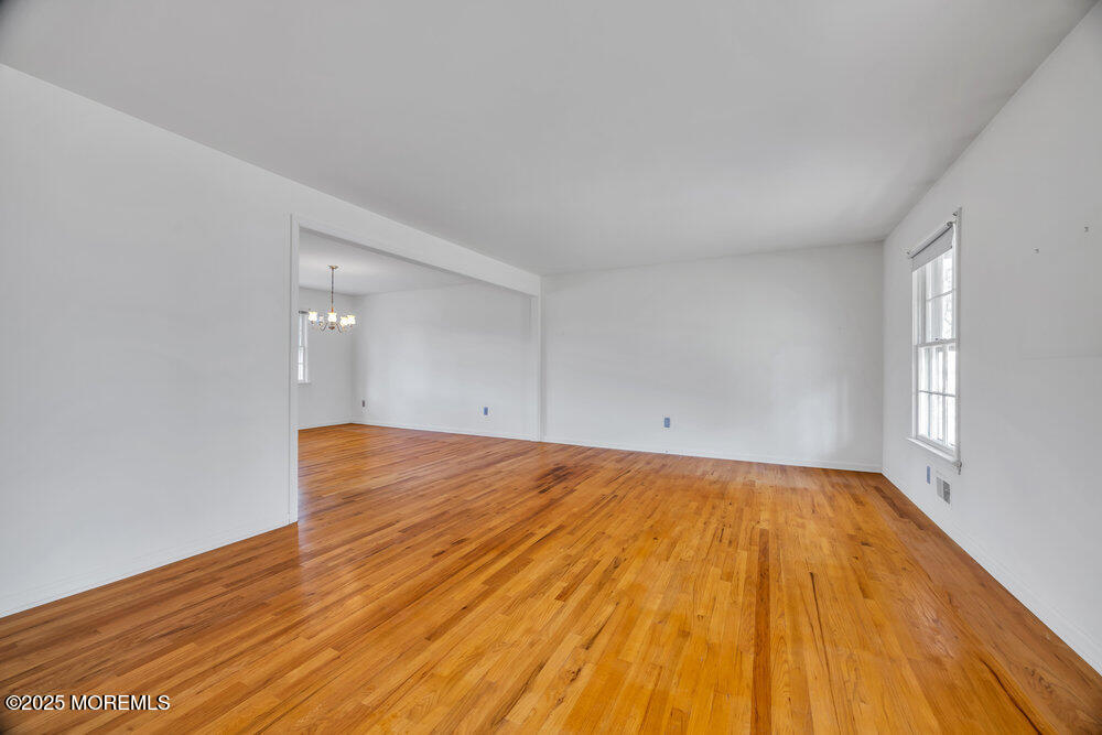 185 Ballantine Road Middletown, NJ 07748 - Photo 7 of 39 010_2m1a7155_58