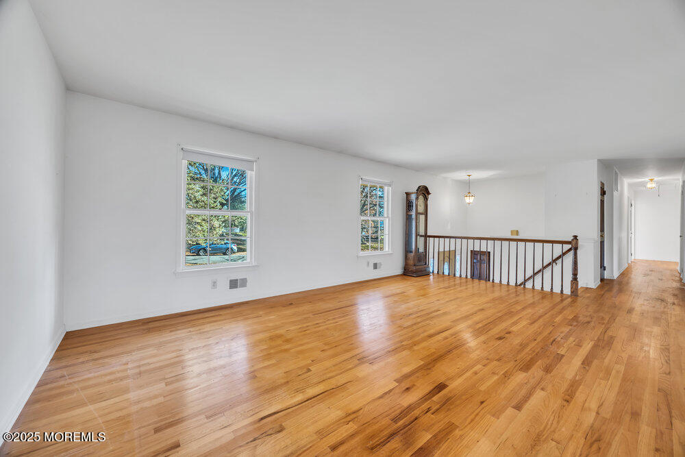 185 Ballantine Road Middletown, NJ 07748 - Photo 8 of 39 011_2m1a7160_154