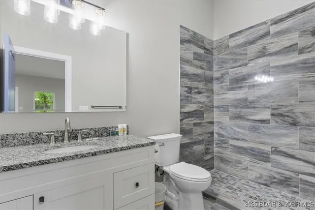 $675,000 | 500 Big Cedar Drive, Camdenton, MO 65020