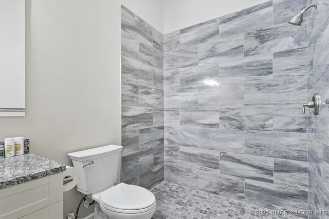 $675,000 | 500 Big Cedar Drive, Camdenton, MO 65020