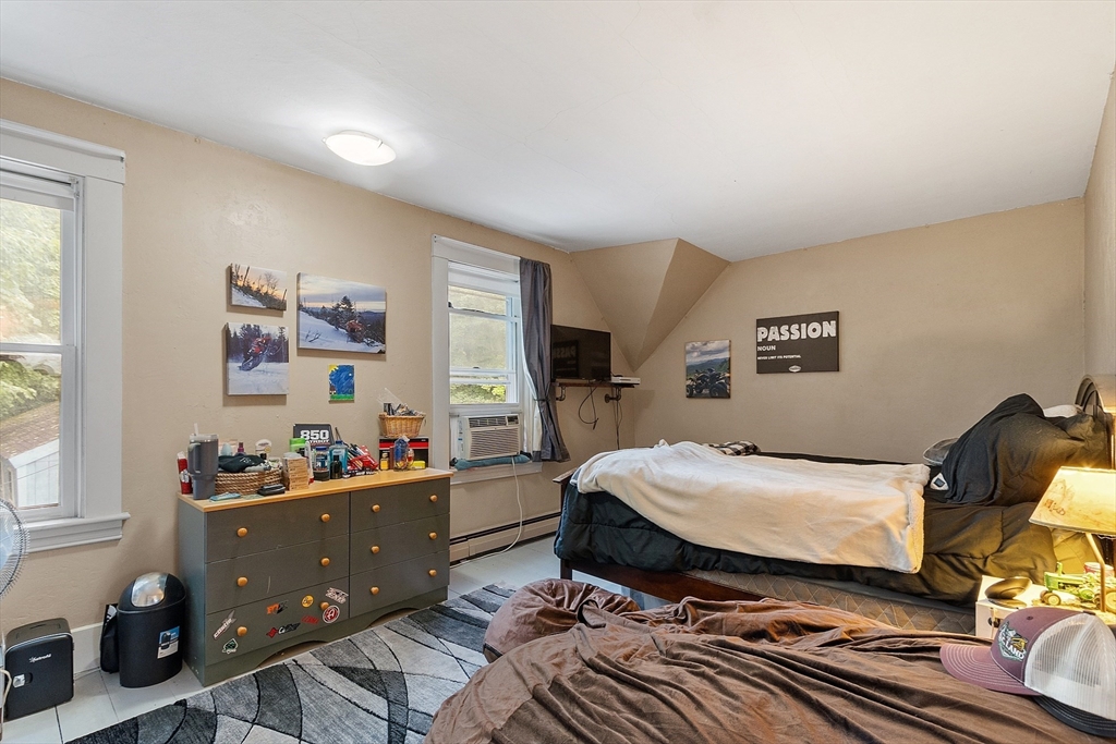 9 Pleasant Street Lunenburg, MA 01462 - Photo 24 of 38