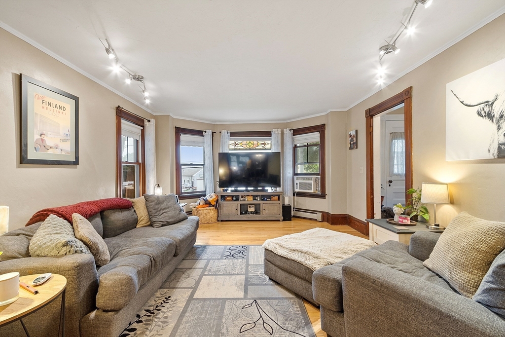 9 Pleasant Street Lunenburg, MA 01462 - Photo 8 of 38