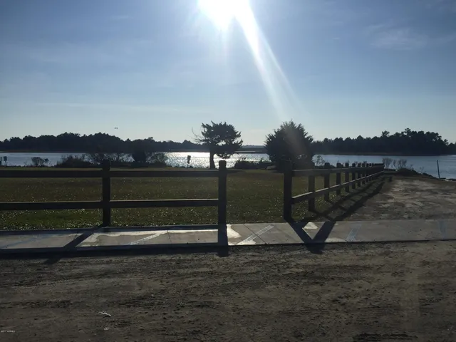 $1,100 | 115 Oyster Lane, Hubert, NC 28539