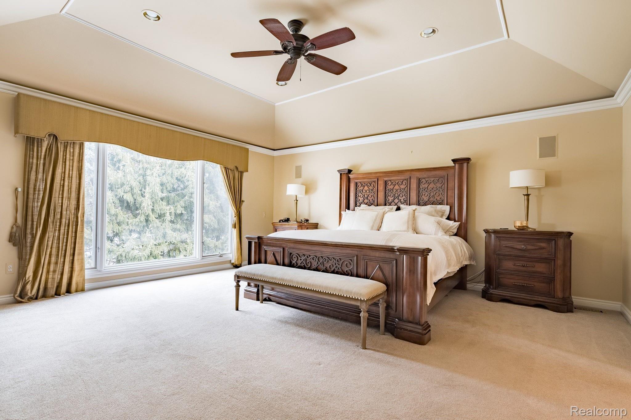 3960 Oak Pointe Court Rochester, MI 48306 - Photo 27 of 55 35-web-or-mls-3960-Oak-Pointe-Ct-35.jpg