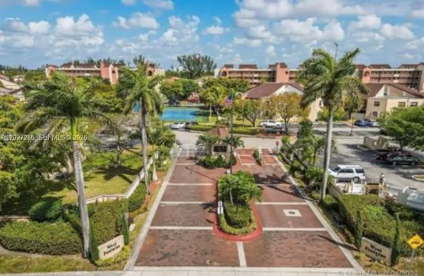 $310,000 | 10253 Northwest 9th St Circle, Unit 2046, Miami, FL 33172