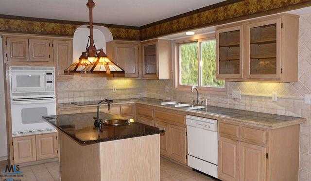 54592 Ridgeview Drive Utica, MI 48316 - Photo 6 of 21 31124205-5.JPG