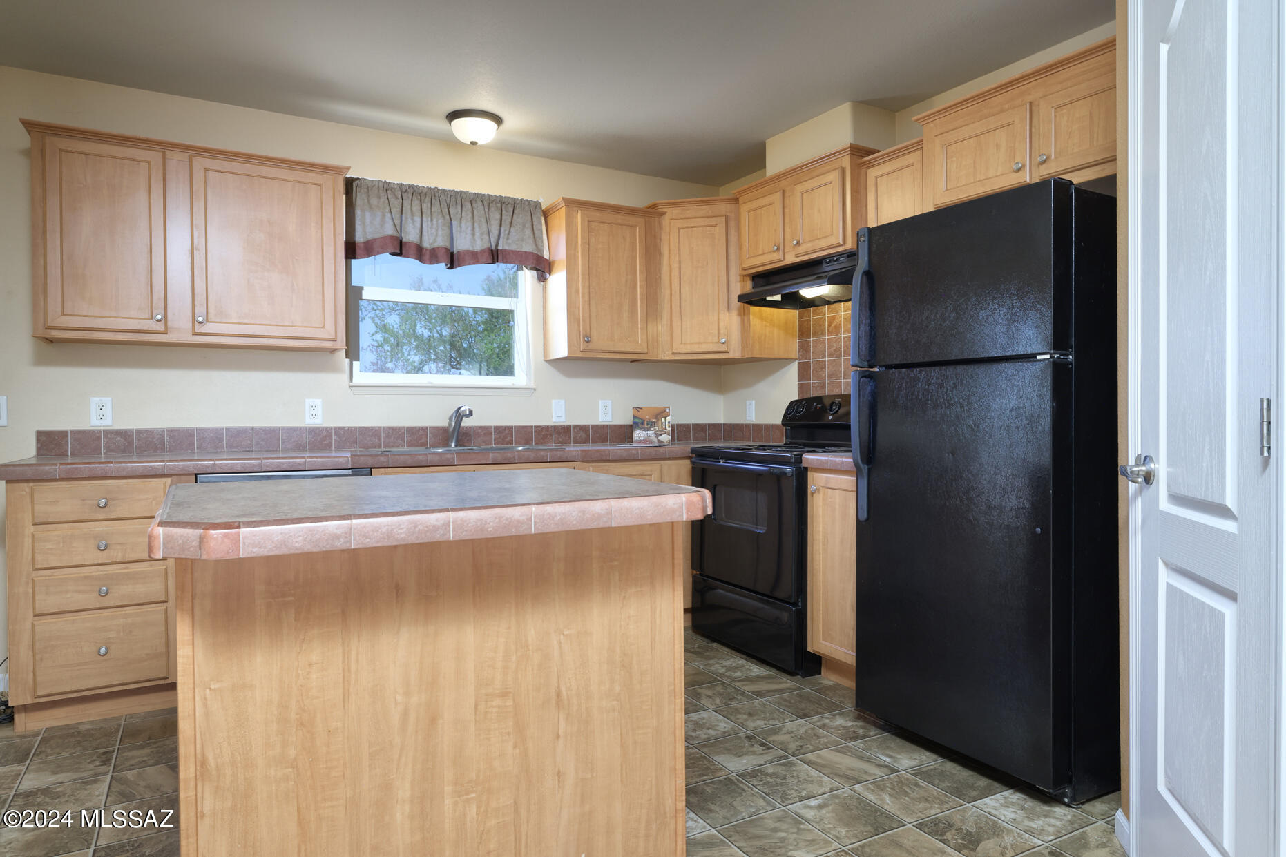 12405 West Emigh Road Tucson, AZ 85743 - Photo 17 of 42 Gallery Image 17