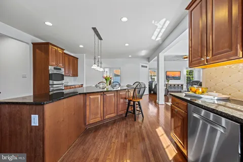 $1,050,000 | 8114 Kylemore Way, Ellicott City, MD 21043