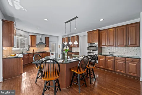 $1,050,000 | 8114 Kylemore Way, Ellicott City, MD 21043