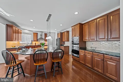 $1,050,000 | 8114 Kylemore Way, Ellicott City, MD 21043