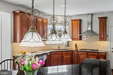 $1,050,000 | 8114 Kylemore Way, Ellicott City, MD 21043