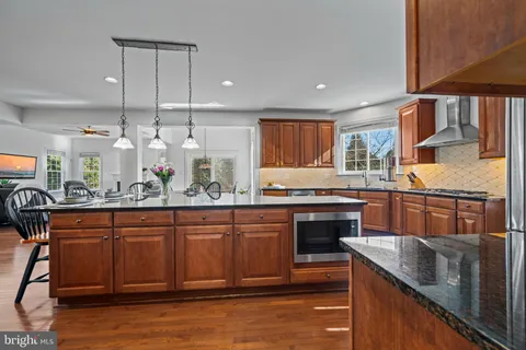 $1,050,000 | 8114 Kylemore Way, Ellicott City, MD 21043