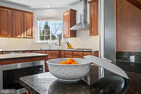 $1,050,000 | 8114 Kylemore Way, Ellicott City, MD 21043