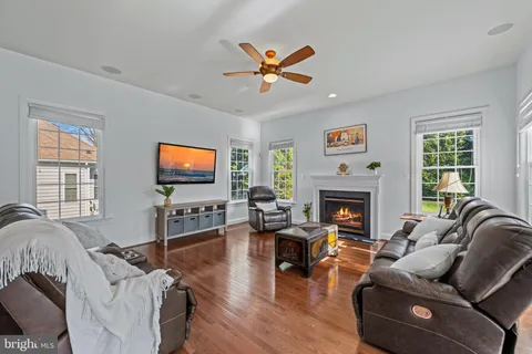 $1,050,000 | 8114 Kylemore Way, Ellicott City, MD 21043