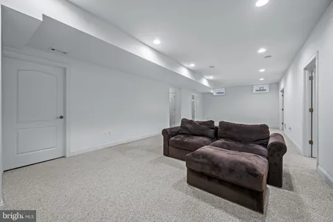 $1,050,000 | 8114 Kylemore Way, Ellicott City, MD 21043