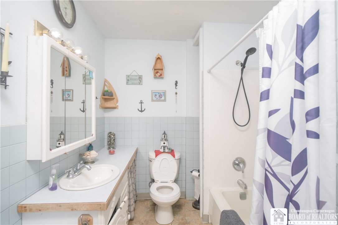 23 North Beagle Street Dunkirk, NY 14048 - Photo 12 of 34