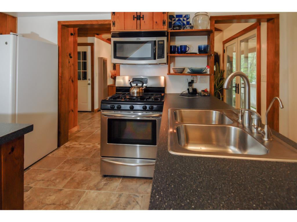 24 Cove Road Nottingham, NH 03290 - Photo 11 of 31