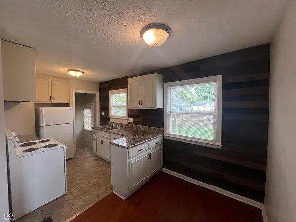 $945 | 5322 East 19th Place, Indianapolis, IN 46218