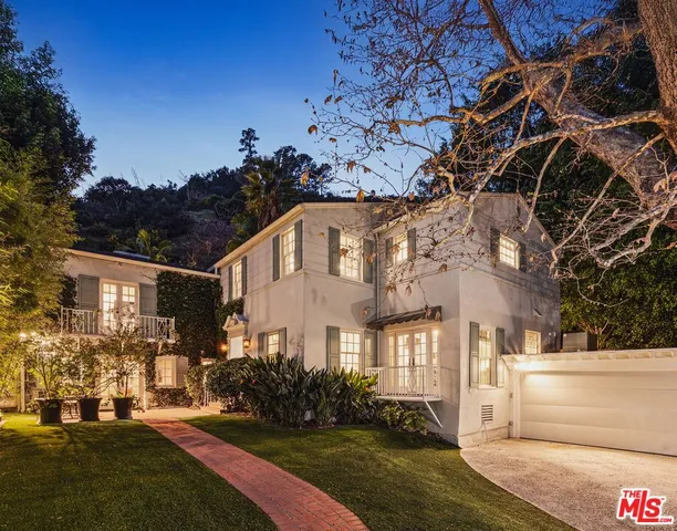 $2,995,000 | 2055 Outpost Drive, Los Angeles, CA 90068