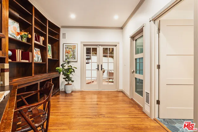 $2,995,000 | 2055 Outpost Drive, Los Angeles, CA 90068