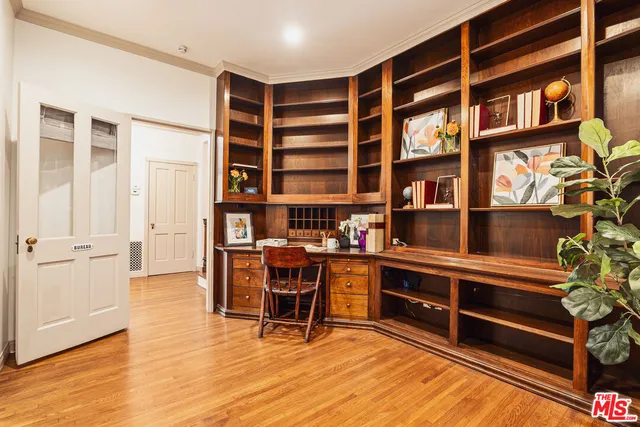 $2,995,000 | 2055 Outpost Drive, Los Angeles, CA 90068