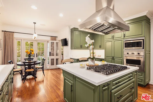 $2,995,000 | 2055 Outpost Drive, Los Angeles, CA 90068