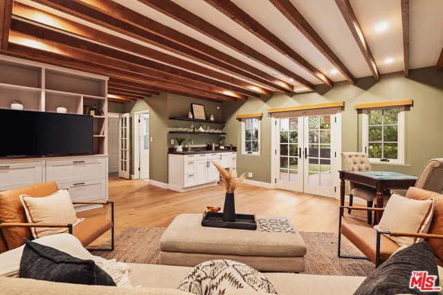 $2,995,000 | 2055 Outpost Drive, Los Angeles, CA 90068