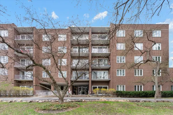 $549,000 | 1500 Oak Avenue, Unit 4C, Evanston, IL 60201