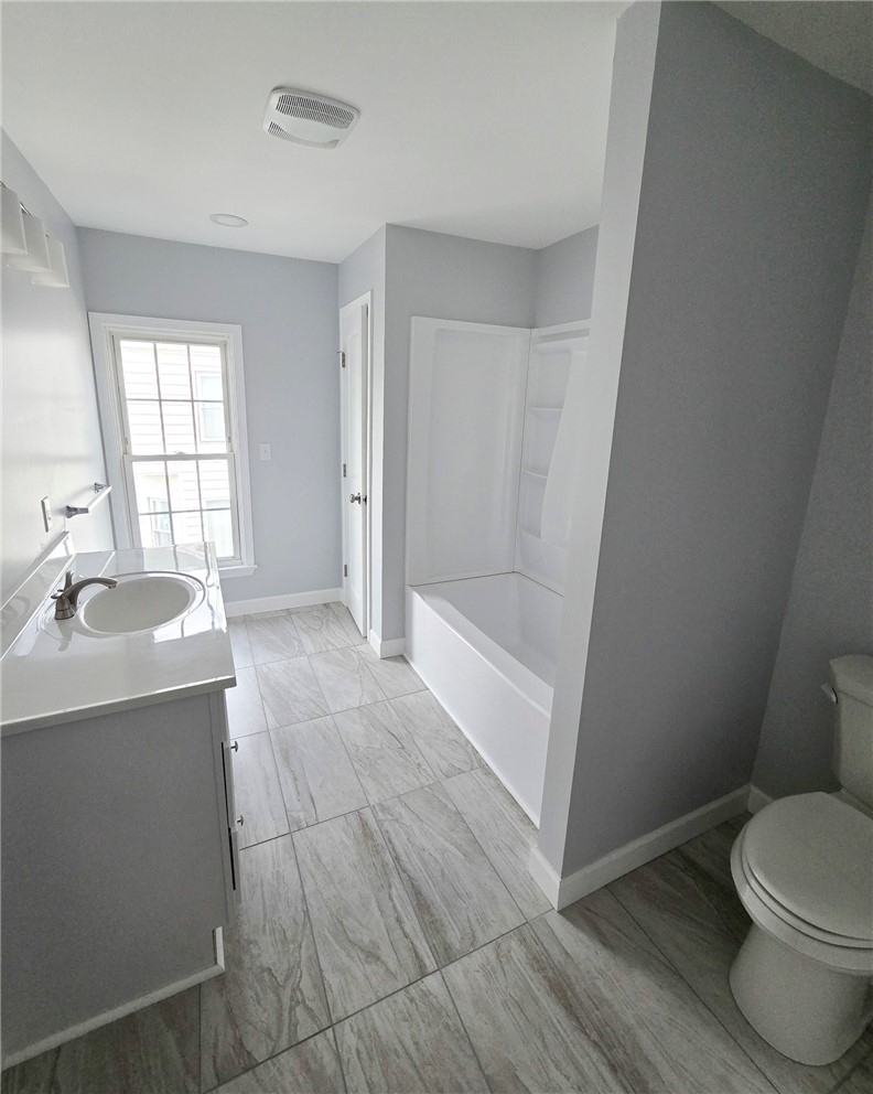 30 Evans Street Auburn, NY 13021 - Photo 14 of 24 2nd floor full bath
