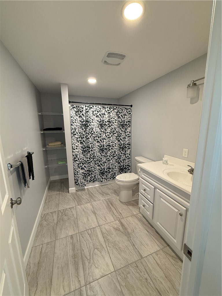 30 Evans Street Auburn, NY 13021 - Photo 17 of 24 Primary bath