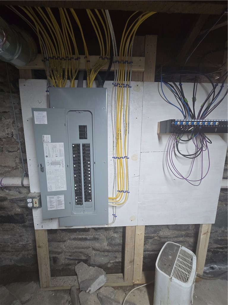 30 Evans Street Auburn, NY 13021 - Photo 23 of 24 New 200 amp Electrical service
