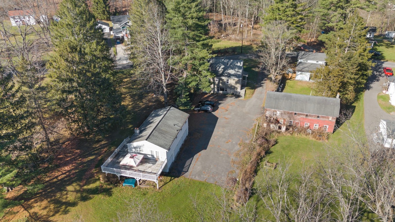401 Echo Road Vestal, NY 13850 - Photo 3 of 42 Gallery Image 3