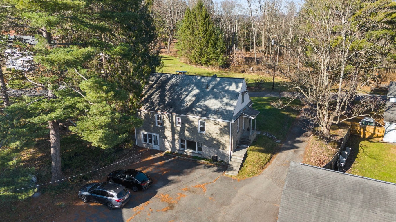401 Echo Road Vestal, NY 13850 - Photo 4 of 42 Gallery Image 4