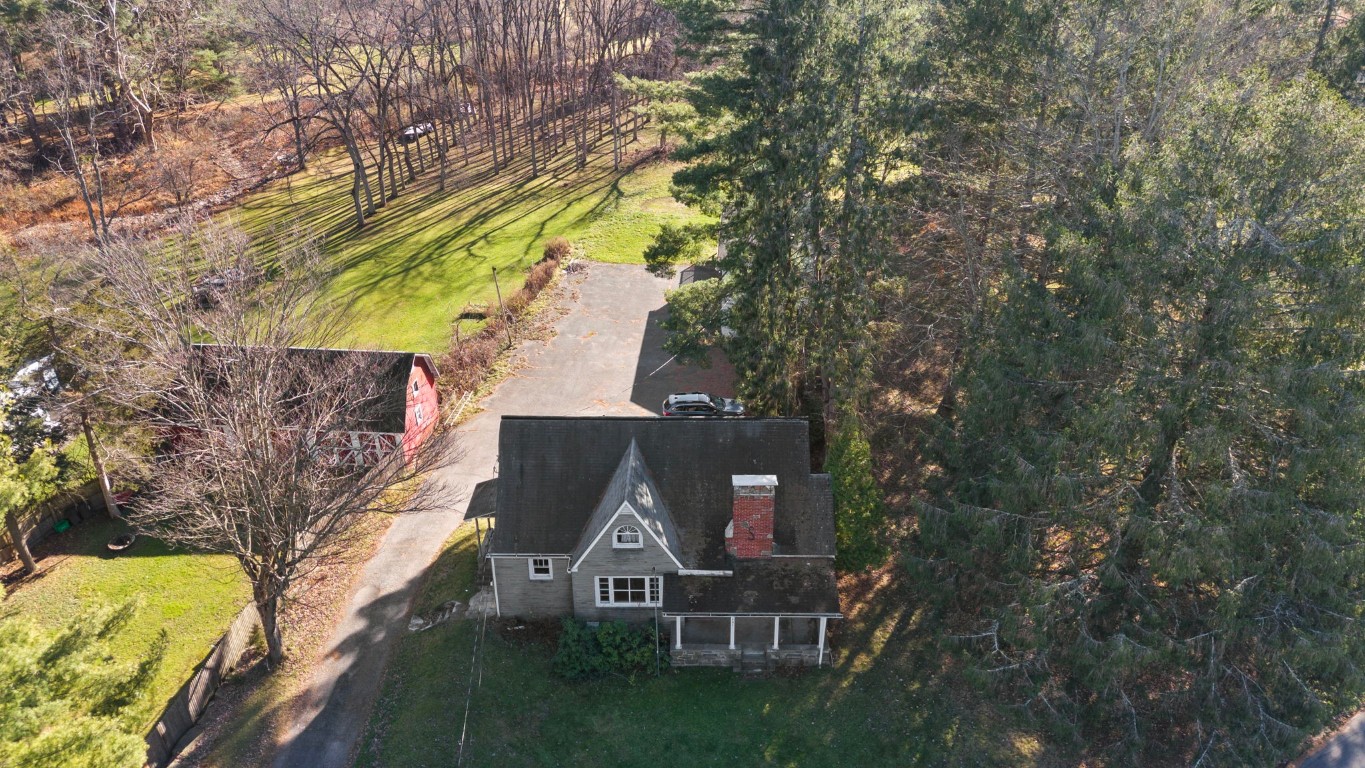 401 Echo Road Vestal, NY 13850 - Photo 5 of 42 Gallery Image 5