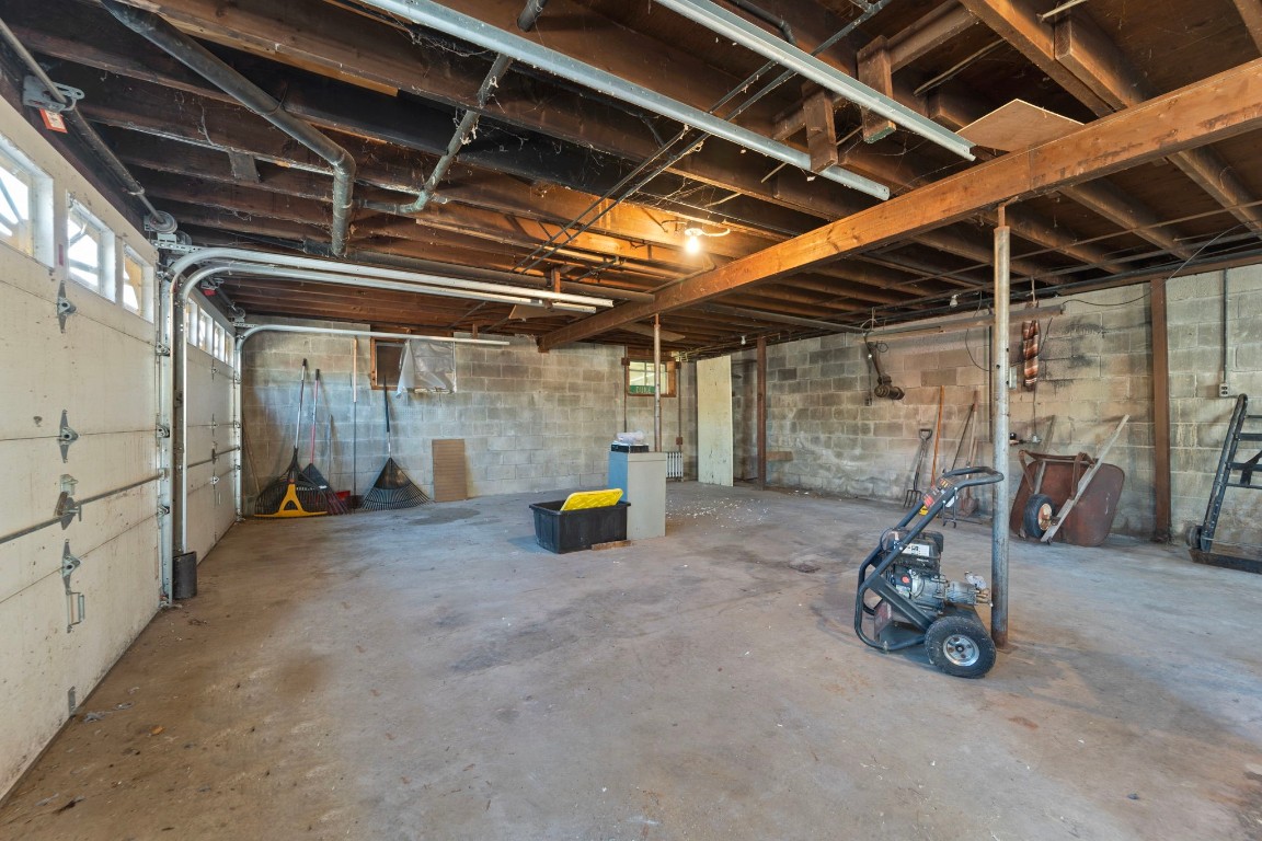 401 Echo Road Vestal, NY 13850 - Photo 6 of 42 Gallery Image 6