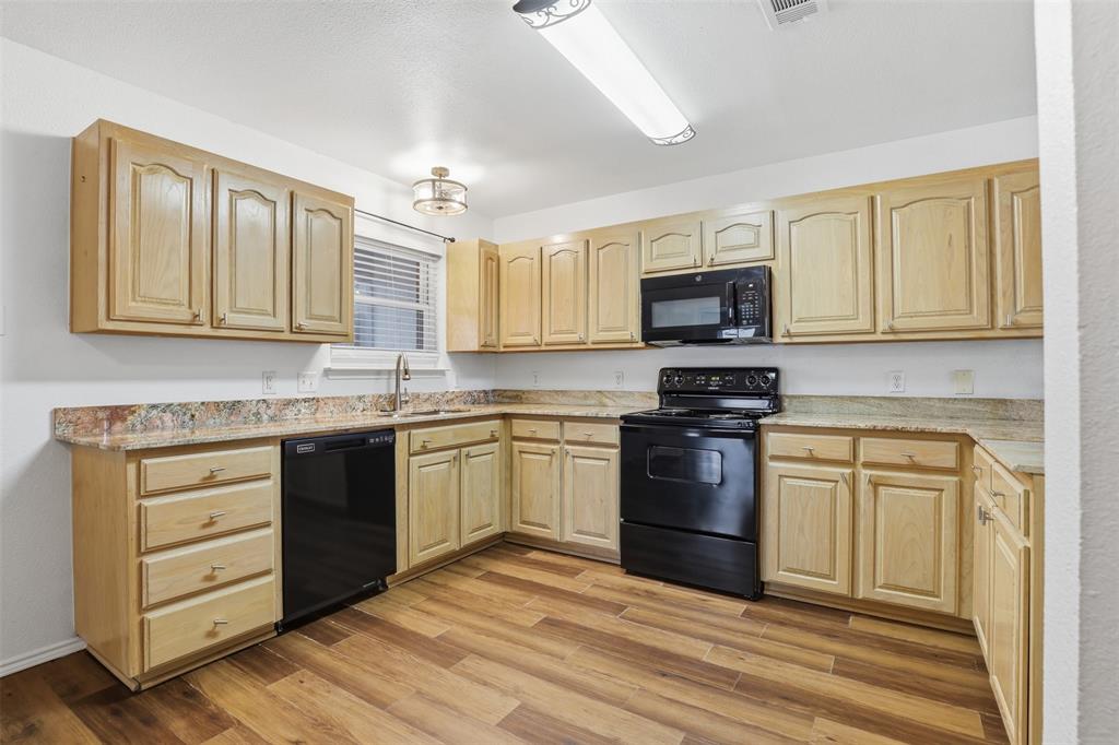 1502 Sharron Court, Unit A Cleburne, TX 76033 - Photo 11 of 26