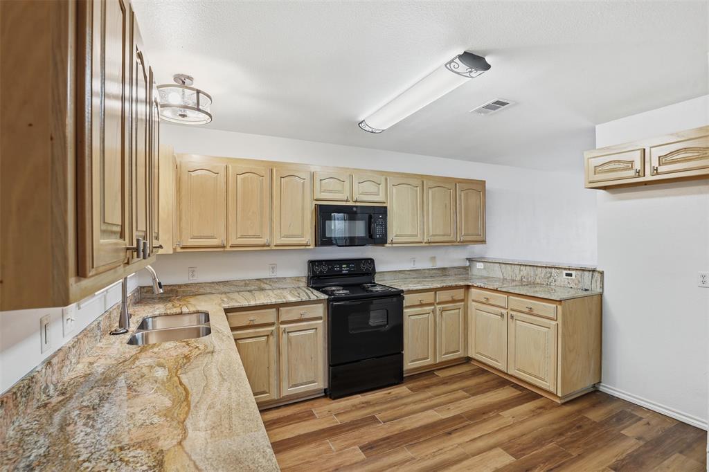 1502 Sharron Court, Unit A Cleburne, TX 76033 - Photo 13 of 26