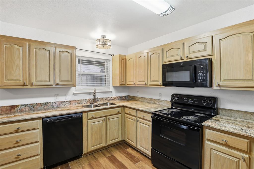 1502 Sharron Court, Unit A Cleburne, TX 76033 - Photo 14 of 26