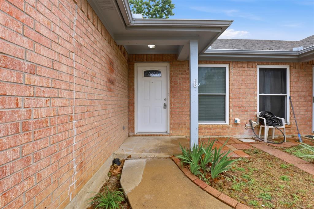 1502 Sharron Court, Unit A Cleburne, TX 76033 - Photo 5 of 26