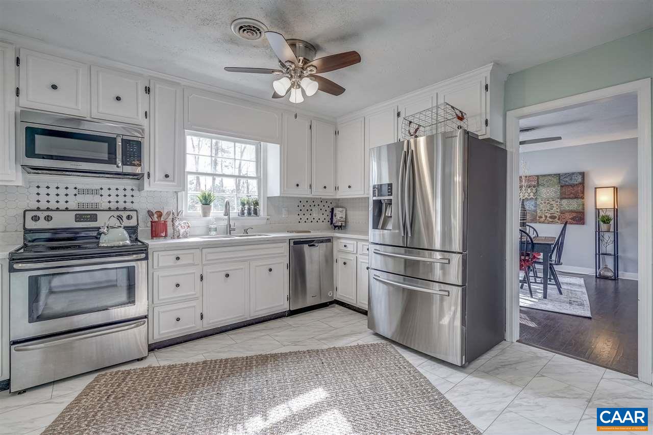 208 Surrey Road Charlottesville, VA 22901 - Photo 12 of 40 Gallery Image 12