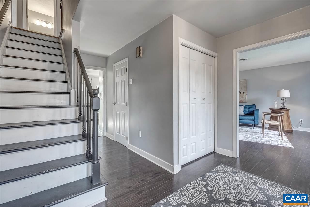 208 Surrey Road Charlottesville, VA 22901 - Photo 3 of 40 Gallery Image 3