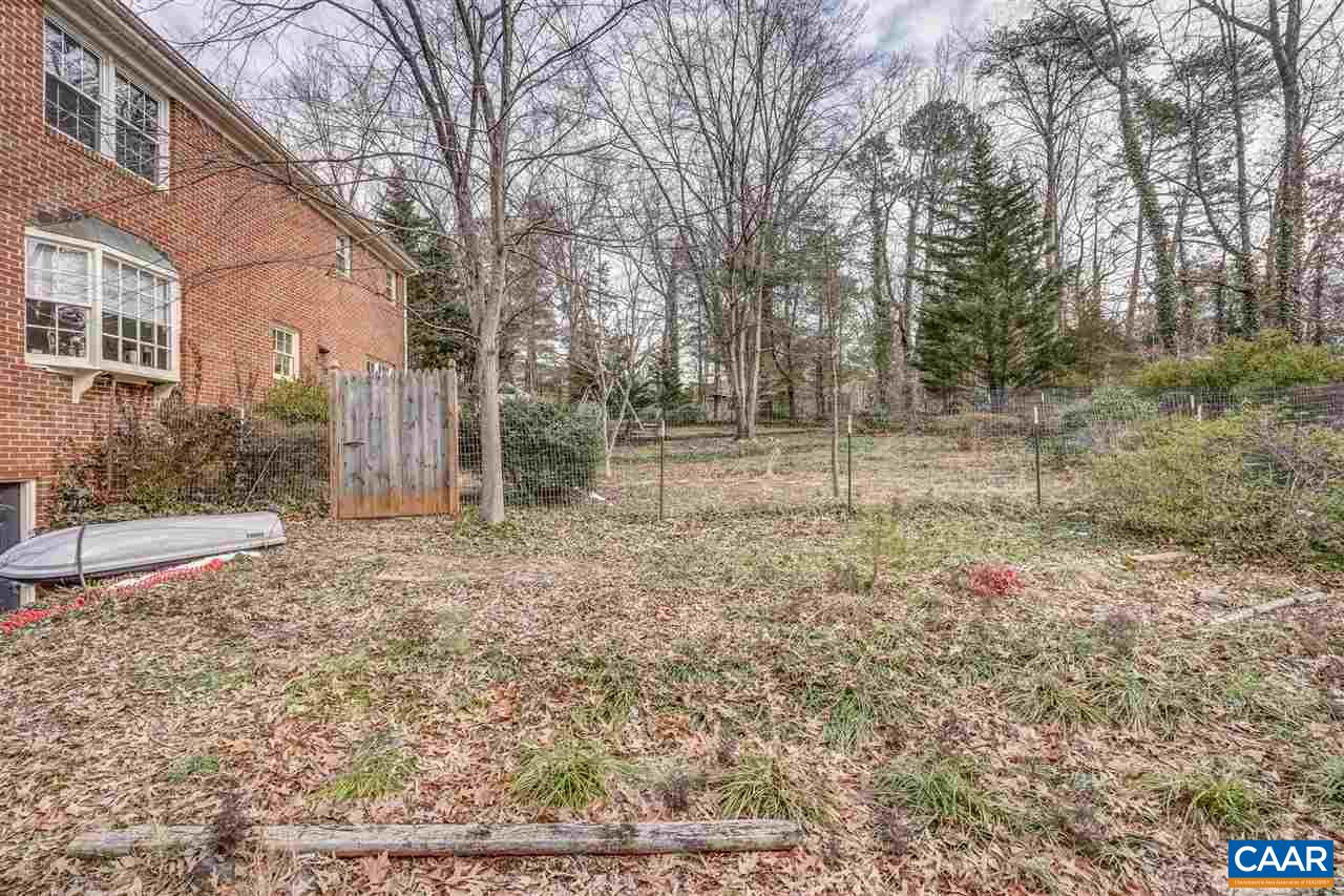 208 Surrey Road Charlottesville, VA 22901 - Photo 38 of 40 Gallery Image 38