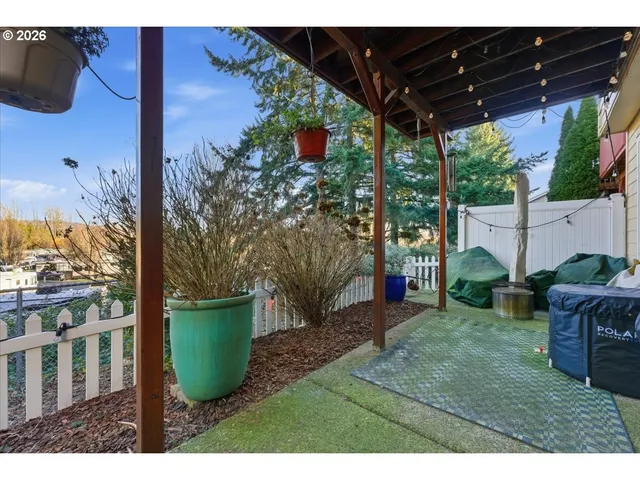 $389,999 | 21601 Northeast Willow Glen Road, Fairview, OR 97024